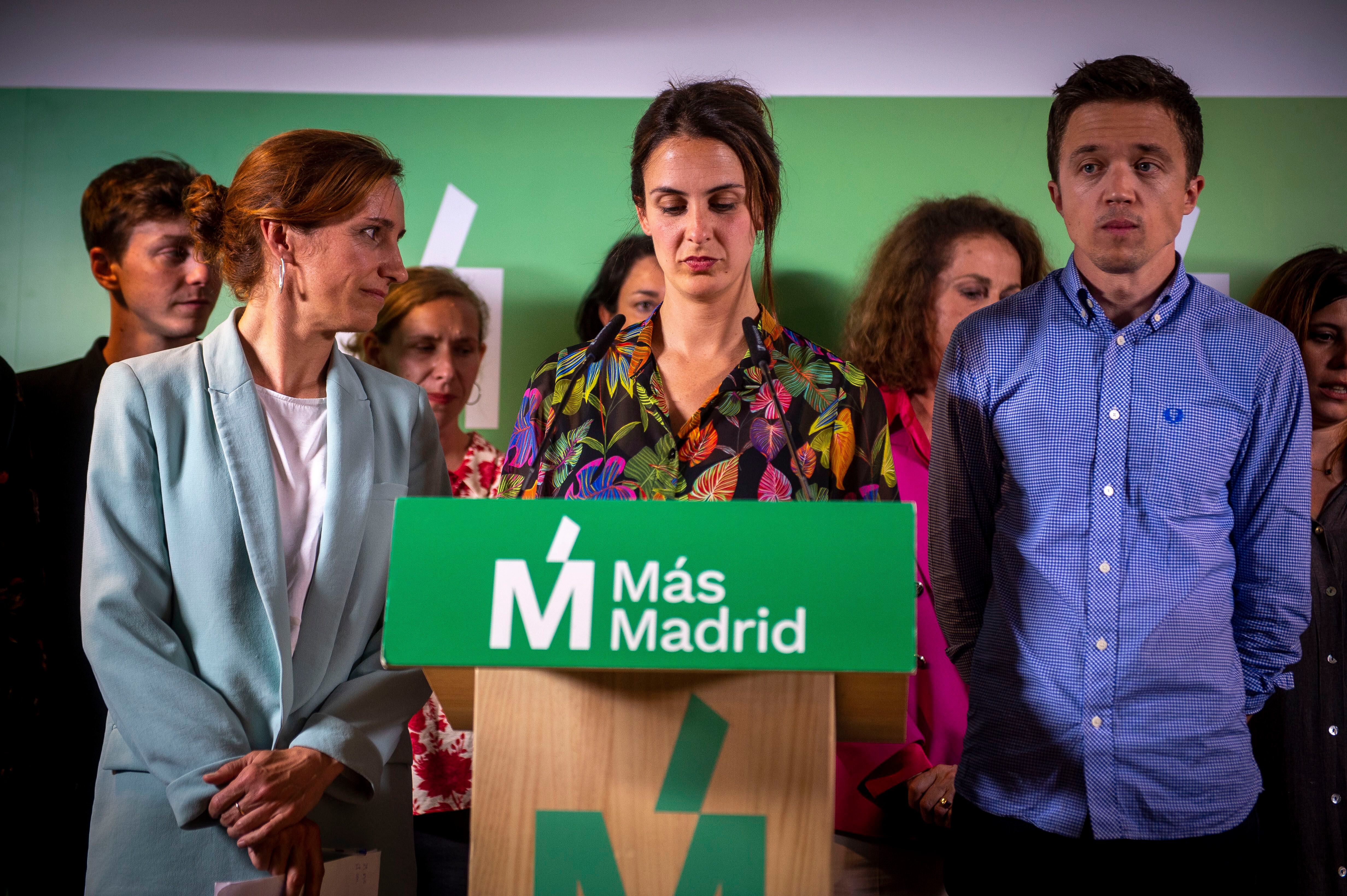 Desde la izquierda, Mónica García, candidata a la presidencia de la Comunidad de Madrid por Más Madrid; Rita Maestre, candidata a la alcaldía, e Íñigo Errejón, líder de Más País, durante la rueda de prensa. 