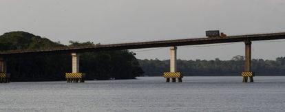 Fotograf&iacute;a de un puente sobre el r&iacute;o Moju, cerca de Belem do Par&aacute; (Brasil). EFE/Fernando Bizerra Jr.