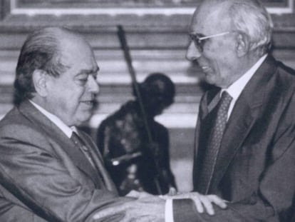 Jordi Pujol, junto a Josep Benet, en el Palau de la Generalitat, en una imagen de archivo.