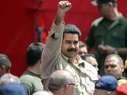 El vicepresidente Nicol&aacute;s Maduro durante una entrega de viviendas en Caracas.