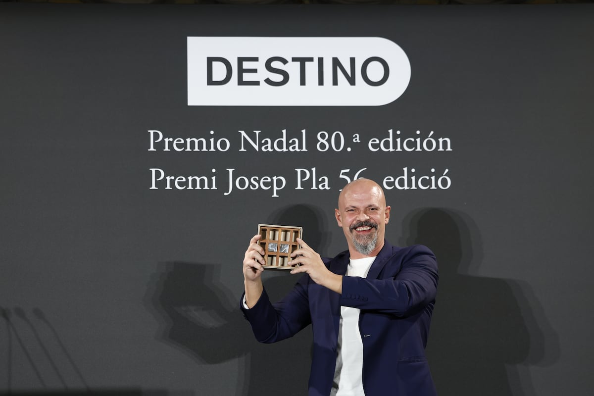 Un ‘thriller’ de César Pérez Gellida se alza con el premio Nadal en su 80ª edición | Cultura