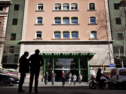 Entrada del hospital Clínic de Barcelona.