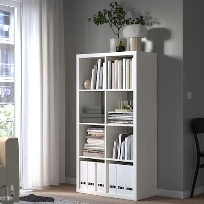 Ikea cuanta en su catálogo con estanterías y librerías muy versátiles. IKEA.