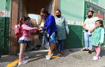 Niños durante el regreso a clases preescolares en el Estado de Guanajuato.