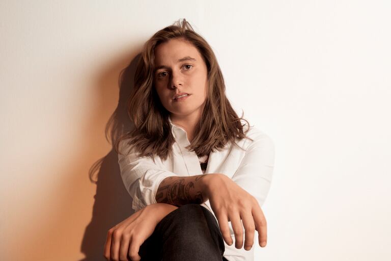 El cantante estadounidense Julien Baker, en 2020.