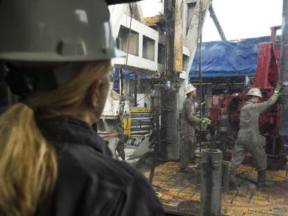 Extracci&oacute;n de petr&oacute;leo por la t&eacute;cnica del fracking.