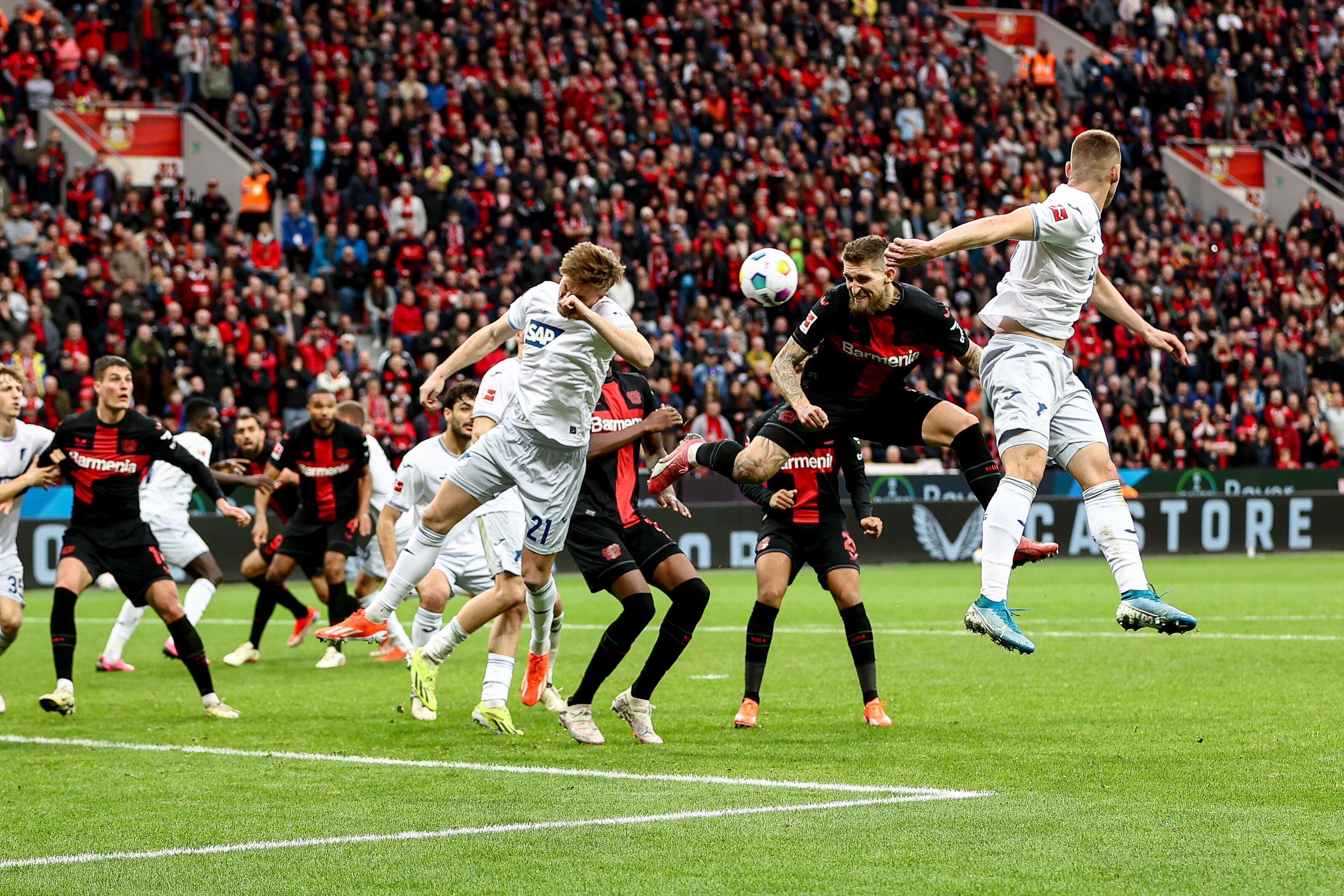 El Bayer Leverkusen acaricia la Bundesliga tras su semana perfecta