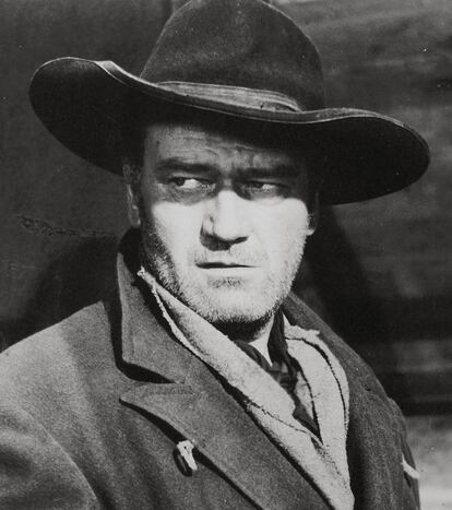 John Wayne es Ethan Edwards en "Centauros del Desierto"
