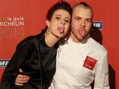 El chef David Muñoz y su esposa Ángela Montero, del restaurante DiverXO de Madrid, celebran la tercera estrella de la Guía Michelin España & Portugal 2014.