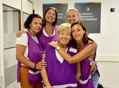 Part of the team: Susana Sassy, ​​in the middle, along with Eugenia Lucca, Marcela Mancardo, Verónica Conci and Pierina Vanz.