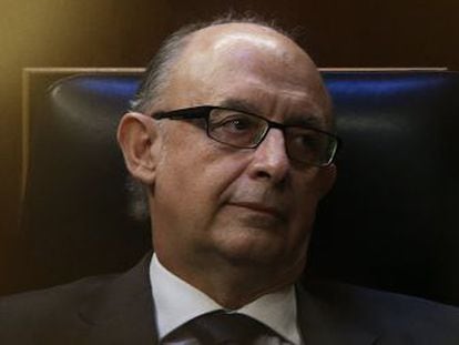 El ministro de Hacienda, Crist&oacute;bal Montoro, en el Congreso de los Diputados.