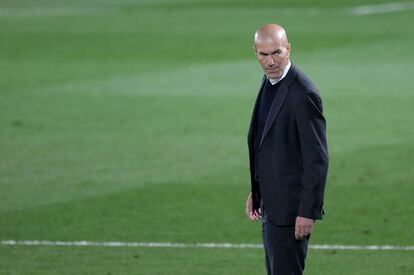 Zidane, durante la ida de la semifinal de Champions contra el Chelsea en el Di Stéfano.