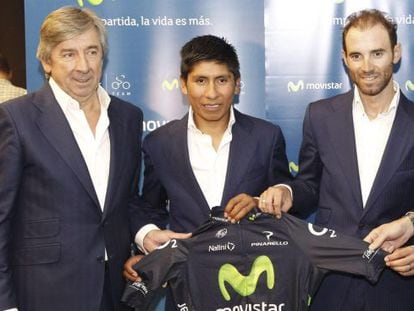 Eusebio Unzue, Nairo Quintana y Alejandro Valverde, ayer en Madrid.