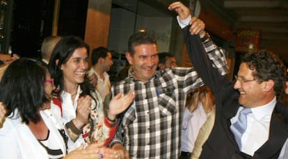 Conde Roa y Paula Prado celebrando la victoria electoral