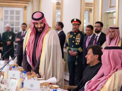 El príncipe heredero de Arabia Saudí, Mohamed bin Salmán, en una visita reciente en Pakistán.