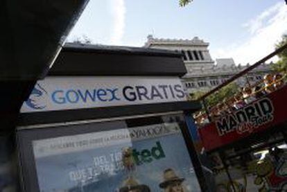 Un cartel de la firma de wifi Gowex en un kiosco de Madrid
