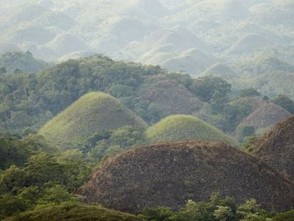 En Filipinas hay montañas de chocolate