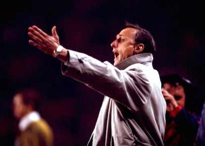 Johann Cruyff en un partido de su última temporada como técnico del FC Barcelona, en 1996.