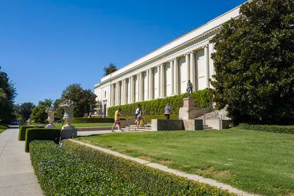 La fachada de la biblioteca del museo Huntington, en la ciudad californiana de Pasadena, en una imagen de octubre de 2023.