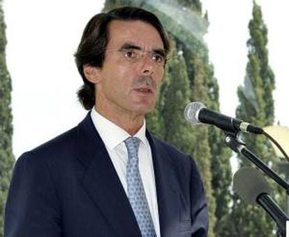 En la imagen un registro del ex presidente del gobierno español José María Aznar, quien subrayó que el acuerdo contribuiría a "crear la mayor alianza económica de la historia". EFE/Archivo