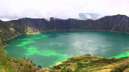 La laguna del Quilotoa está sobre un volcán activo.