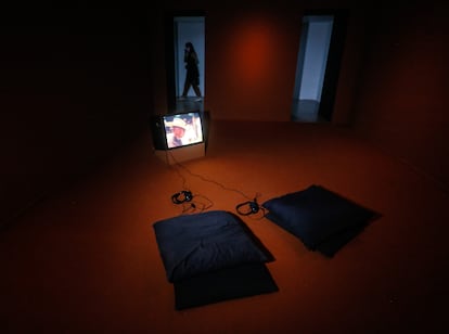 La producción audiovisual del cineasta Jon Akomfrah, 'The Last Angel of History', en la Casa Encendida.