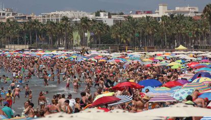 Una imagen de la playa de Llevant en Salou.