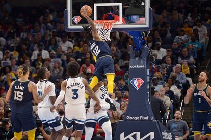 Ja Morant machaca el aro de los Timberwolves