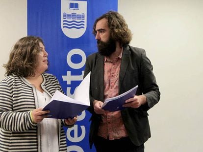 María Silvestre y Braulio Gómez, responsables del Deustobarómetro.