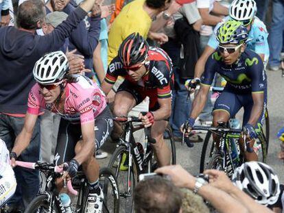 Rigoberto Uran seguido de Cadel Evans y de Nairo Quintana. 