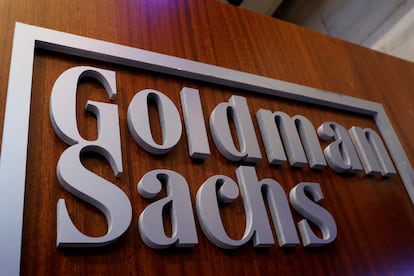 Cartel del banco de inversión Goldman Sachs en sus oficinas en la Bolsa de de Nueva York. REUTERS/Brendan McDermid/