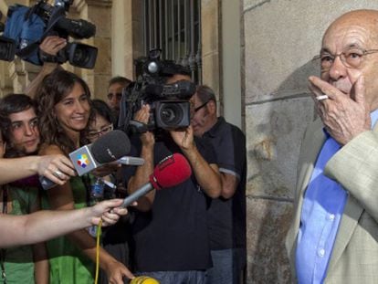 F&eacute;lix Millet en un receso de la comision del Parlament de Catalunya sobre el caso Palau en julio de 2010. 