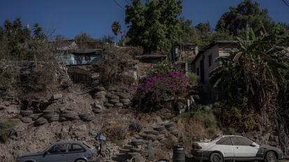 Aspecto de una casa en un asentamiento irregular en Ensenada, Baja California, México.