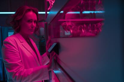 Keeley Hawes, en 'Orphan Black: Echoes'.