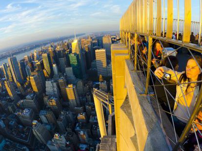 Turistas en el mirador de la planta 86 del Empire State, en Nueva York. 