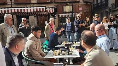 Carlos Alcaraz en la Plaza de las Flores de Murcia, el día 6 de este mes. foto de CARM