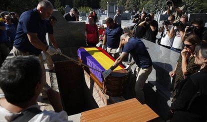 Entierro de Ascensión Mendieta en el cementerio civil de Madrid.