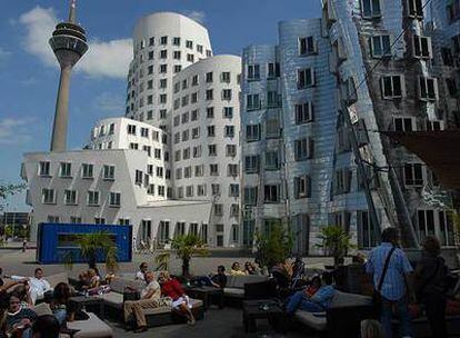 Edificios proyectados por Frank Gehry (el arquitecto del Guggenheim de Bilbao) en el viejo puerto fluvial de Düsseldorf.