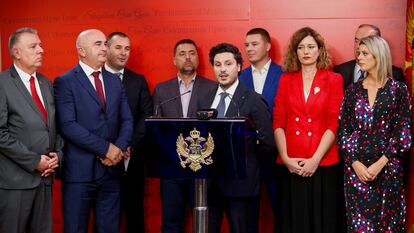 El primer ministro de Montenegro, Dritan Abazovic, comparece ante la prensa tras la moción de censura aprobada contra su Gobierno este sábado.