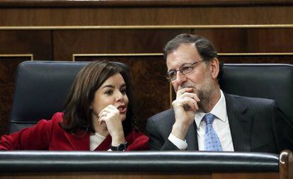 Soraya Sáenz de Santamaría y Rajoy, en el Congreso.