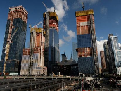 Edificios en construcción en Hudson Yards, en Nueva York (Estados Unidos), en septiembre de 2017.