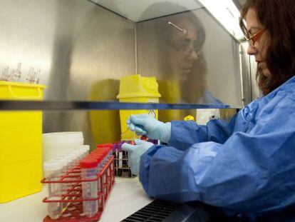 Investigació d'una vacuna contra el VIH a l'Hospital Clínic de Barcelona.