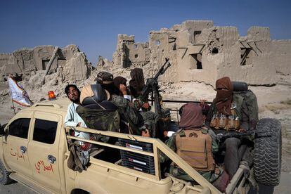 Una patrulla de talibanes en el distrito de Zurmat, en la provincia afgana de Paktia, en octubre.