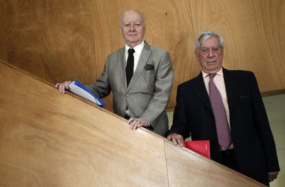 Jorge Edwards (a la izquierda) y Mario Vargas Llosa, en la presentaci&oacute;n en Madrid de su &#039;Llamado a la concordia&#039;.