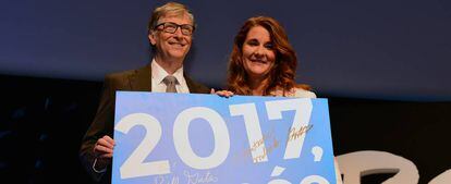 Bill y Melinda Gates, copresidentes de la fundación que lleva su nombre, en un encuentro benéfico celebrado este año en París.