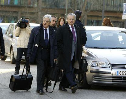 Garzón y su abogado llegan al tribunal Supremo en la segunda jornada del juicio contra el magistrado.