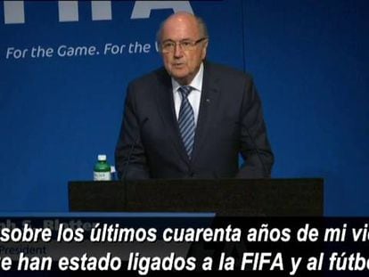 Blatter se rinde y dimite como presidente de la FIFA