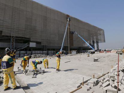 Obras de construcción de instalaciones olímpicas en Río de Janeiro.