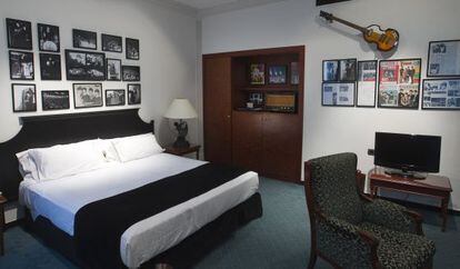 Interior de The Beatles suite, la habitación 111 del hotel Avenida Palace de Barcelona, en la que se alojó el grupo
