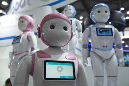 El robot iPal ha sido diseñado como compañero de niños y cuenta con diferentes programas educativos y de control, al estilo de una niñera.